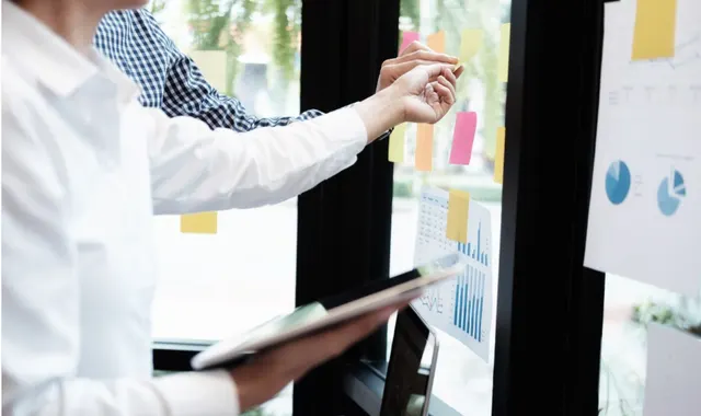 Managing & Negotiating with Consultants & Contractors